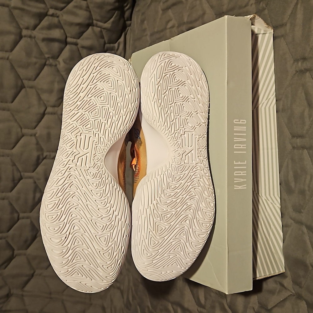 Nike Kyrie Flytrap Sneakers - image 3